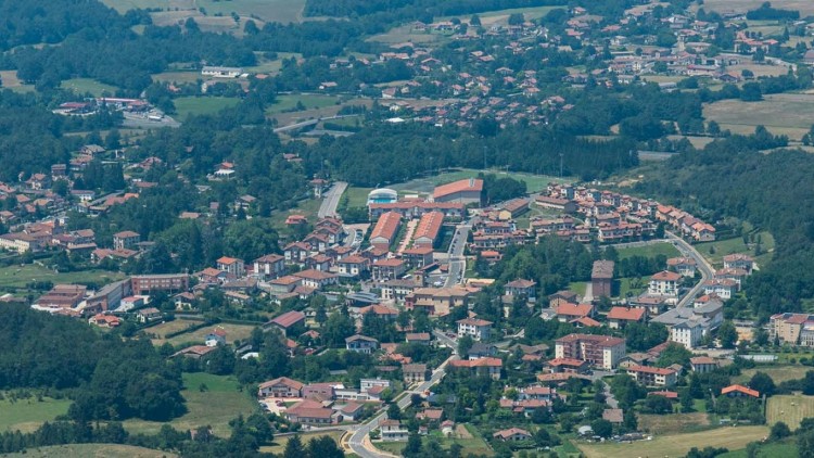 EAJ-PNVk Zuian etxebizitza publikoaren eraikuntza arintzeko lege prozedura sinplifikatua aplikatzea proposatu du