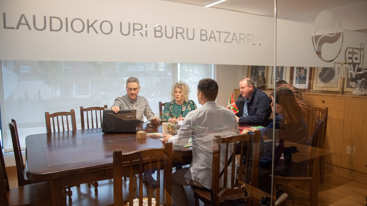 EAJ-PNVk EH-Bilduk Laudion kontatutakoa desmuntatu du eta oposizioak ez dituela inbertsioak blokeatzen ziurtatu du, kudeaketa eta plangintza falta baizik